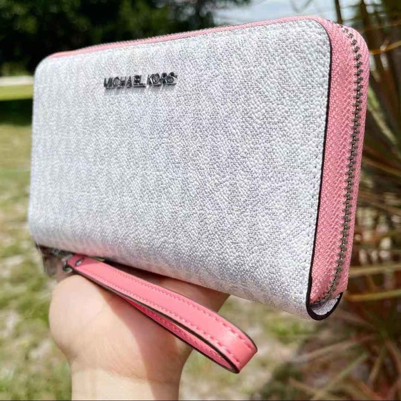 NWT Michael Kors Zip Around Wallet💕Gaby’sBags - Picture 4 of 7